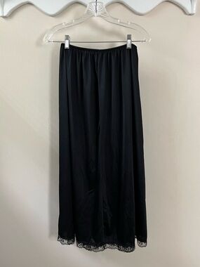 Cabernet Black Lace Hem Slip Size M